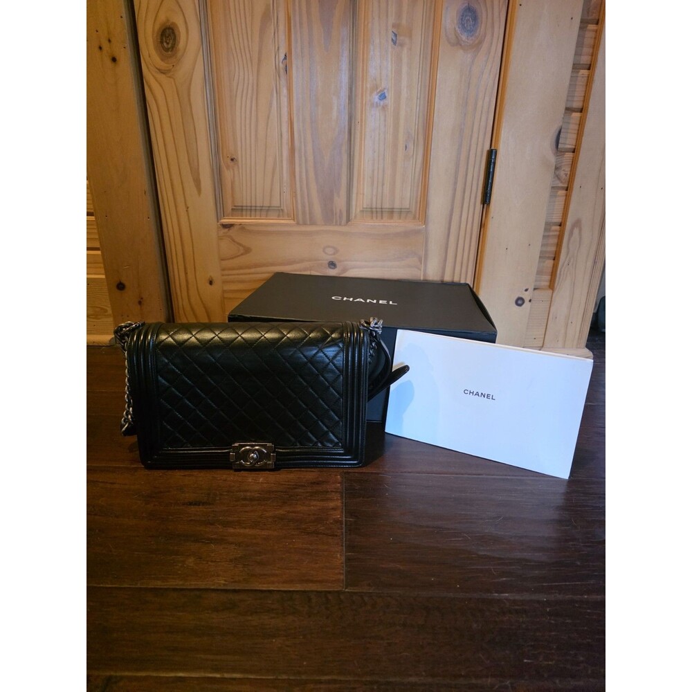 Chanel Black Lambskin Quilted Le Boy  Medium Box,Dustbag,card Antique Hrdw 2014
